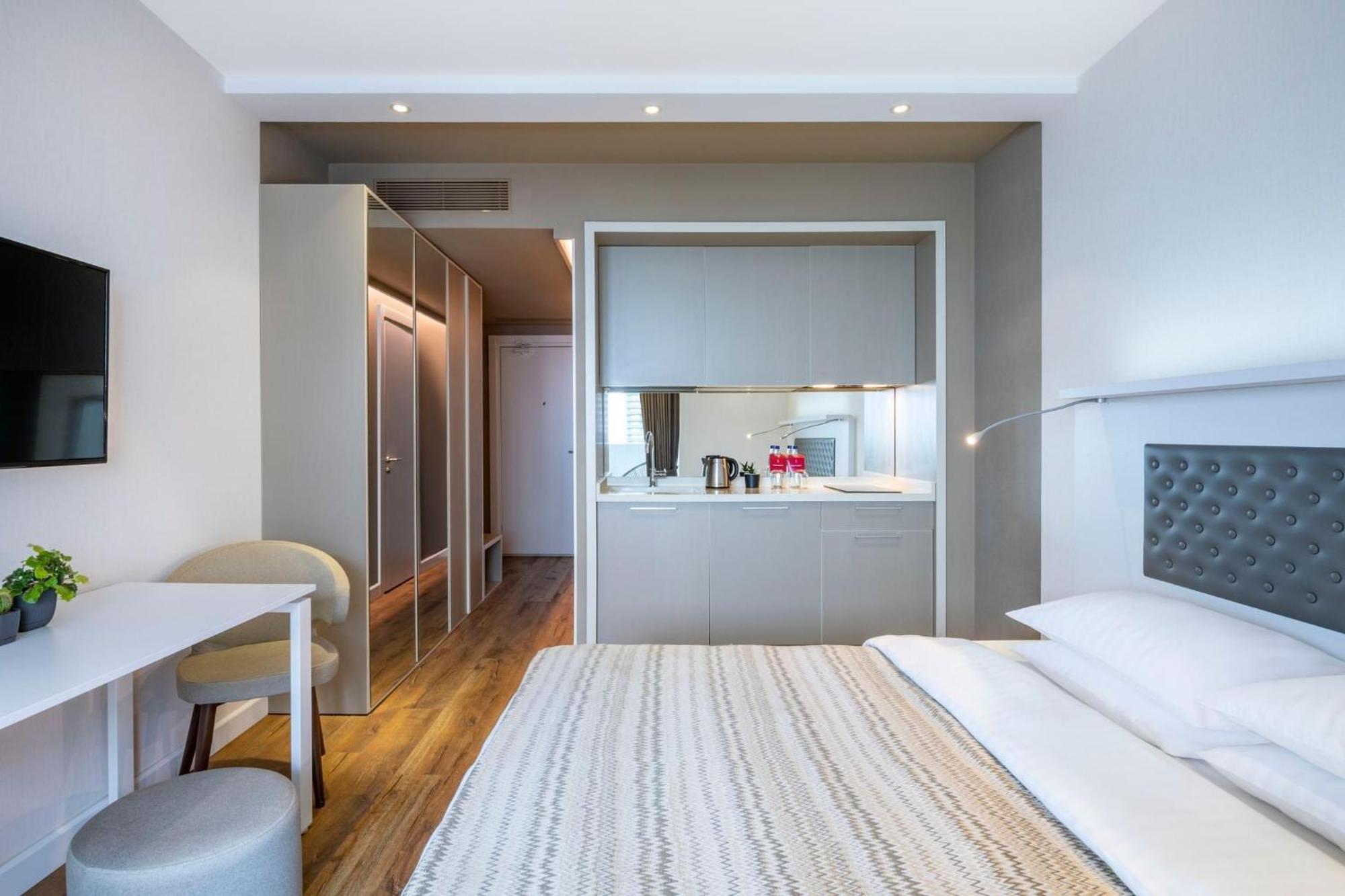 Alliance Palace Aparthotel By Marriott 巴统 外观 照片